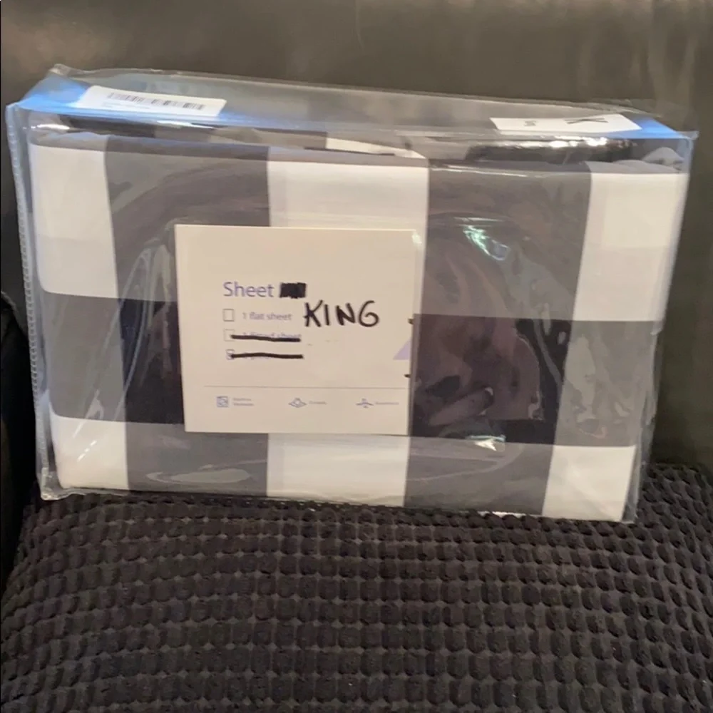 Brand New Grey white & Black plaid king flat sheet
